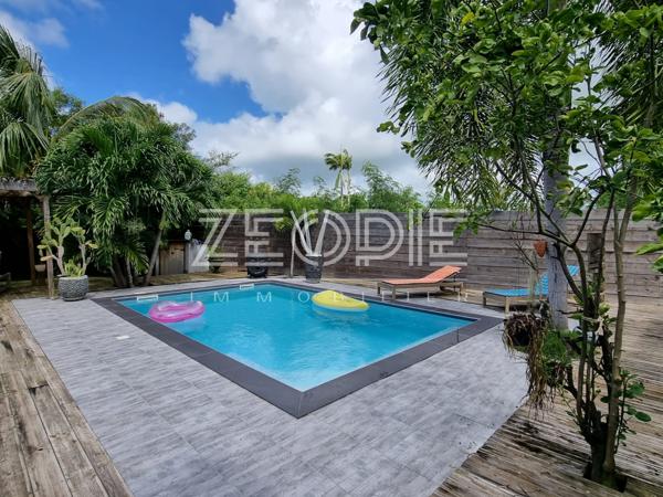 Saint-François (97118) Villa de 120m² environ sur un terrain de 1100m² avec piscine.