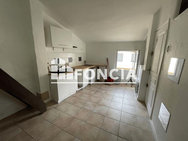Location Studio meublé 21.6 m² - 21 RUE GABRIEL PERI Le Beausset 83330