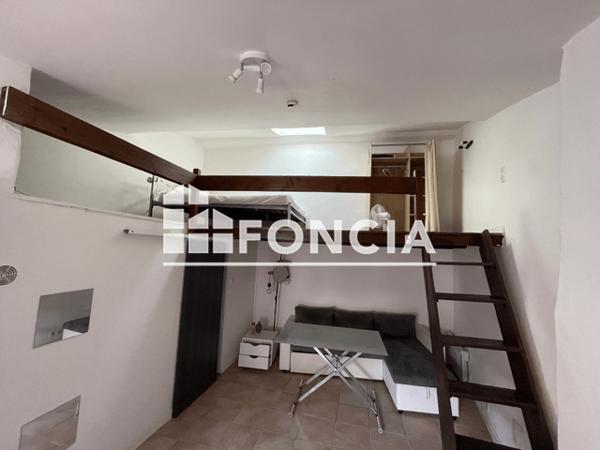 Location Studio meublé 21.6 m² - 21 RUE GABRIEL PERI Le Beausset 83330
