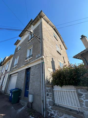 Immeuble 12 pièces - 208 m²