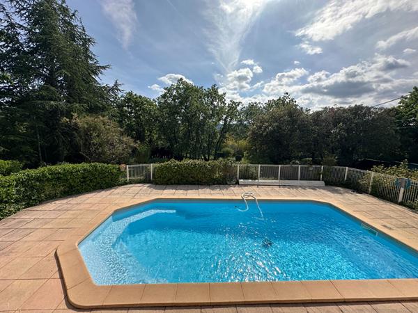 A VENDRE 83470 SAINT MAXIMIN LA SAINTE BAUME MAISON TYPE 5 DE  160M² SUR 1750M² DE JARDIN GARAGE PISCINE