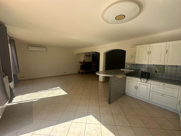 A VENDRE 83470 SAINT MAXIMIN LA SAINTE BAUME MAISON TYPE 5 DE  160M² SUR 1750M² DE JARDIN GARAGE PISCINE