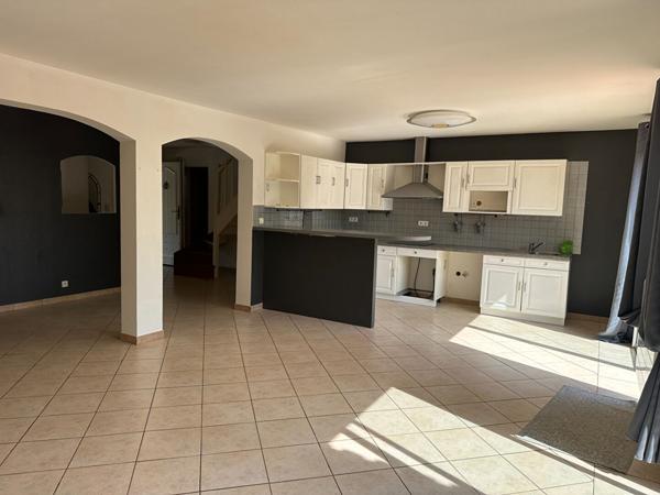 A VENDRE 83470 SAINT MAXIMIN LA SAINTE BAUME MAISON TYPE 5 DE  160M² SUR 1750M² DE JARDIN GARAGE PISCINE
