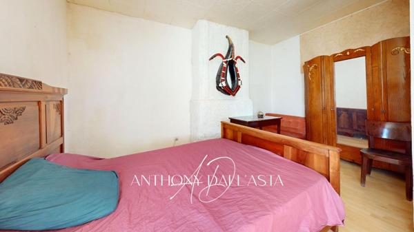Exclusivite- Alzonne- maison de village-  3 chambres- salon- cuisine- séjour- grenier
