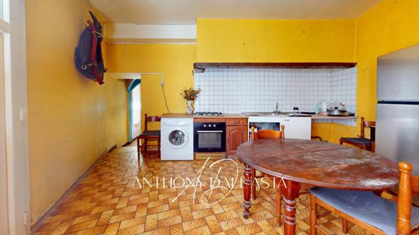 Exclusivite- Alzonne- maison de village-  3 chambres- salon- cuisine- séjour- grenier