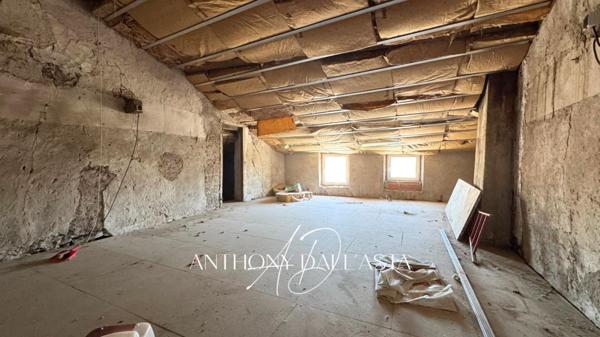 Exclusivite- Alzonne- maison de village-  3 chambres- salon- cuisine- séjour- grenier