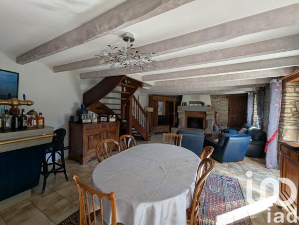 Longère 6 pièces de 126 m² à Saint-Caradec-Trégomel (56540)