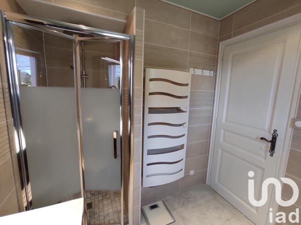 Longère 6 pièces de 126 m² à Saint-Caradec-Trégomel (56540)