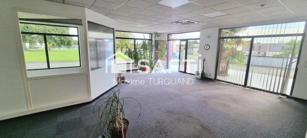 Bâtiment commercial 270m², 2651 m² de terrain.