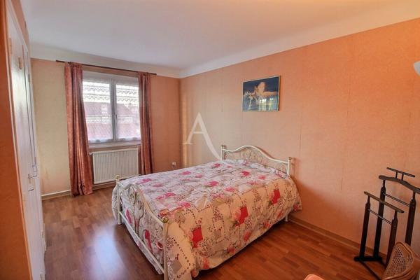 À VENDRE VILLA F7 DE 194 M² SUR TERRAIN 3 FACES PICINABLE AVEC GARAGE