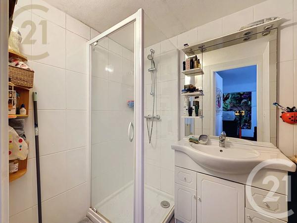 Appartement F3 à vendre  3 pièces - 71 m 2   FRONTIGNAN  - 34
