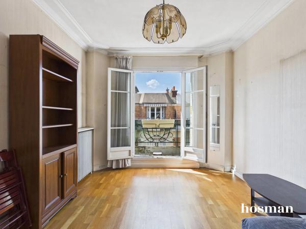 Paris 17ème - Coeur des Batignolles Appartement 2 pièces avec balcon au dernier étage