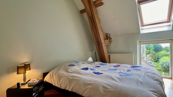 Saint-Nom-la-Bretèche (78860) Très belle maison de village rénovée avec Jardin en plein centre village.