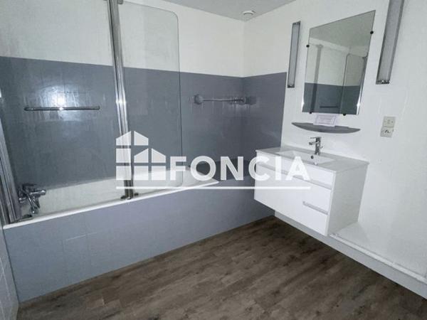 Location Appartement 4 pièces 75 m² - 32 RUE ALPHONSE PANIER Vivier Au Court 08440