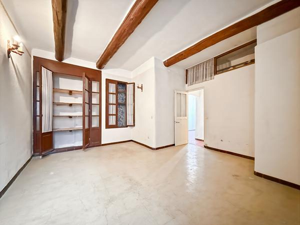 Maison de village de caractère ? Gros potentiel ? Centre de Saint-Cannat