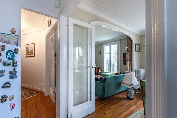 Paris (75017) Appartement F4 haut perché ouvert à 3 expositions et vue panoramique !