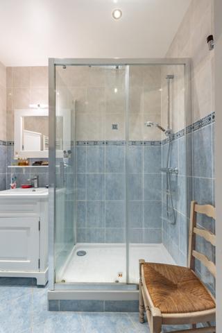 Paris (75017) Appartement F4 haut perché ouvert à 3 expositions et vue panoramique !