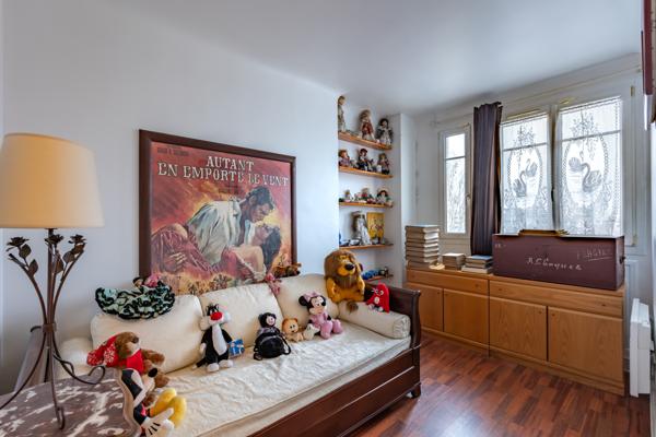 Paris (75017) Appartement F4 haut perché ouvert à 3 expositions et vue panoramique !