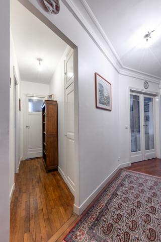 Paris (75017) Appartement F4 haut perché ouvert à 3 expositions et vue panoramique !