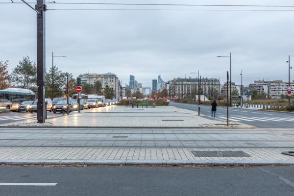 Paris (75017) Appartement F4 haut perché ouvert à 3 expositions et vue panoramique !