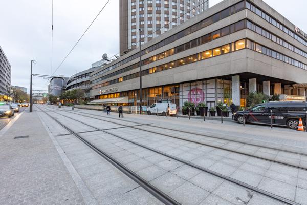 Paris (75017) Appartement F4 haut perché ouvert à 3 expositions et vue panoramique !