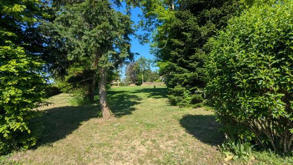 1079 m² pour bâtir votre histoire
