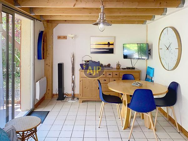 Maison à vendre Hourtin - 3 pièces, 44m² avec 2 chambre(s) à 179 000€ - AJP Hourtin Immobilier