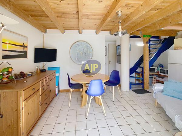 Maison à vendre Hourtin - 3 pièces, 44m² avec 2 chambre(s) à 179 000€ - AJP Hourtin Immobilier