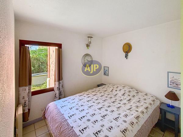 Maison à vendre Hourtin - 3 pièces, 44m² avec 2 chambre(s) à 179 000€ - AJP Hourtin Immobilier