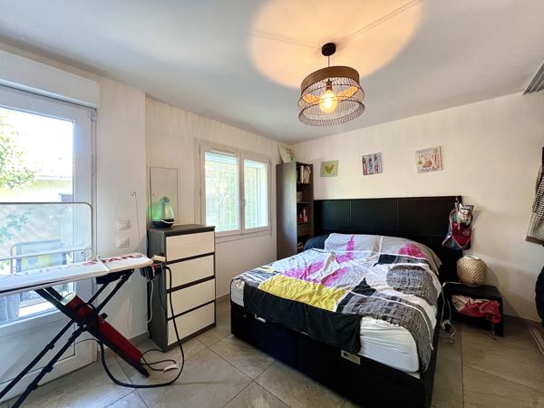 Marseille (13013) 13013 MARSEILLE - Les Olives. Villa 4 pièces 105m2 sur un terrain plat de 700m2 avec piscine.