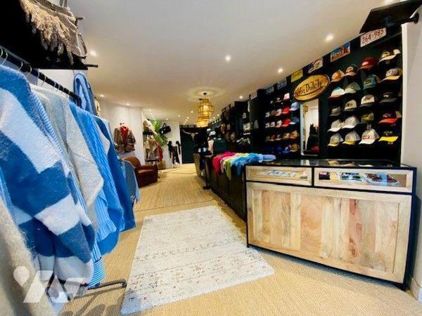 Murs commerciaux à vendre à Perros-Guirec (22700) en Côtes-d'Armor (22), secteur de TRESTRAOU, ...