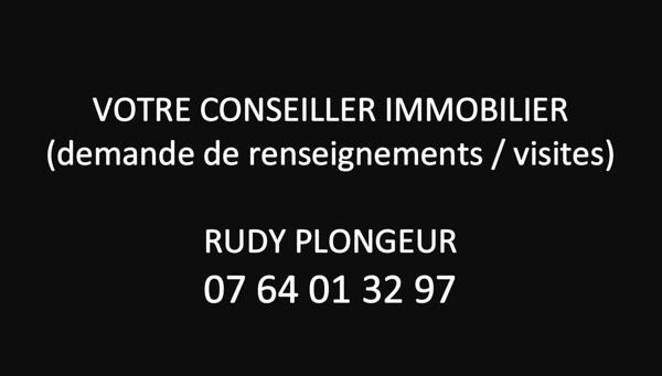 Maison T9 de 285m2 avec dépendances, garages et piscine