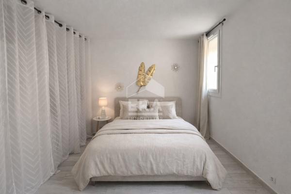 A LOUER PERTUIS 84120 CENTRE VILLE APPARTEMENT MEUBLE D'ENVIRON 40M²