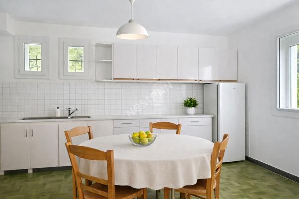 Maison de plain-pied rénovée à vendre à Sisteron