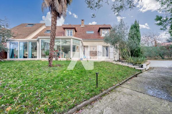 Maison Rueil Malmaison 7 pièce(s) 266m² €1 395 000 ** - Référence 19723