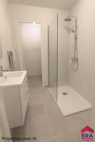 Appartement T3 rénové en hyper-centre, dans l'une des rues les plus recherchées de Béziers.