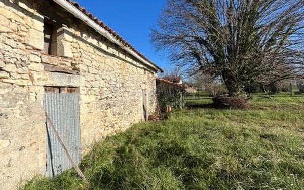 Maison à vendre    3 pièces •  Tocane-Saint-Apre