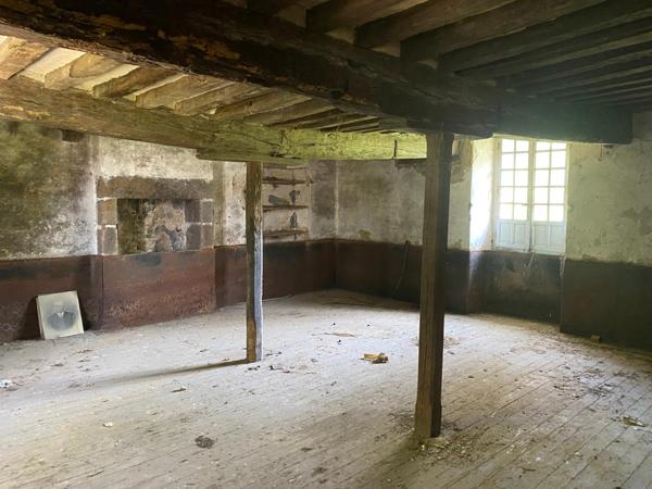 Ancien corps de ferme, 90m² au sol, terrain de plus de 2ha, Montilly sur Noireau