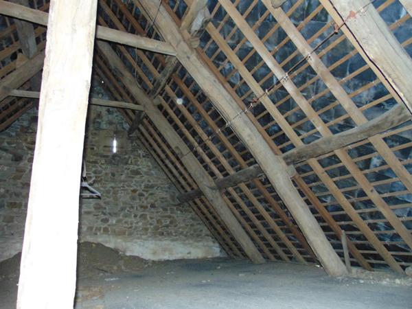 Ancien corps de ferme, 90m² au sol, terrain de plus de 2ha, Montilly sur Noireau