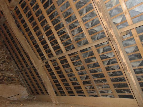 Ancien corps de ferme, 90m² au sol, terrain de plus de 2ha, Montilly sur Noireau