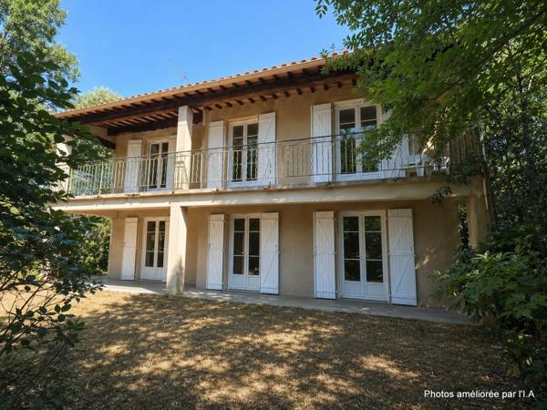 AIX Sud - Cabriès - Vente Grande Villa T4 de 200 M2 plein sud, à rénover, sur 1900M2 de terrain, emplacement de premier choix au calme et sans vis à vis