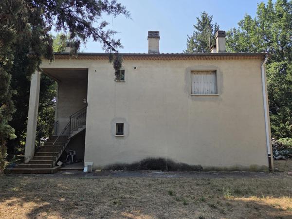 AIX Sud - Cabriès - Vente Grande Villa T4 de 200 M2 plein sud, à rénover, sur 1900M2 de terrain, emplacement de premier choix au calme et sans vis à vis