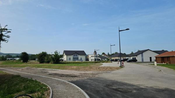 À VENDRE  - MAGNIFIQUE Terrain totalement viabilisé à Corcieux (88)  L'emplacement parfait pour votre future maison familiale !