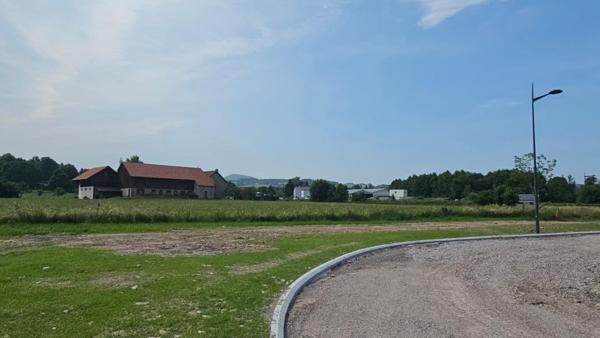 À VENDRE  - MAGNIFIQUE Terrain totalement viabilisé à Corcieux (88)  L'emplacement parfait pour votre future maison familiale !