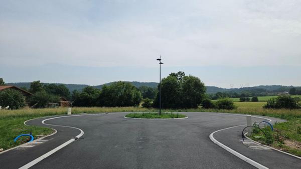 À VENDRE  - MAGNIFIQUE Terrain totalement viabilisé à Corcieux (88)  L'emplacement parfait pour votre future maison familiale !