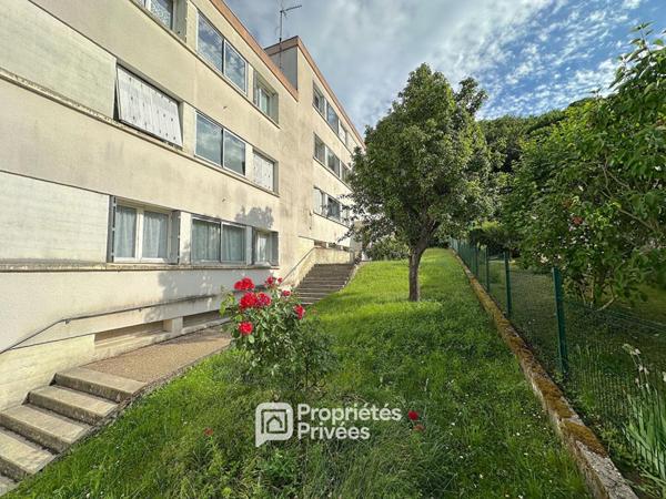 Appartement 3 pièces env 88 m2 avec balcon, loggia, parking et cave