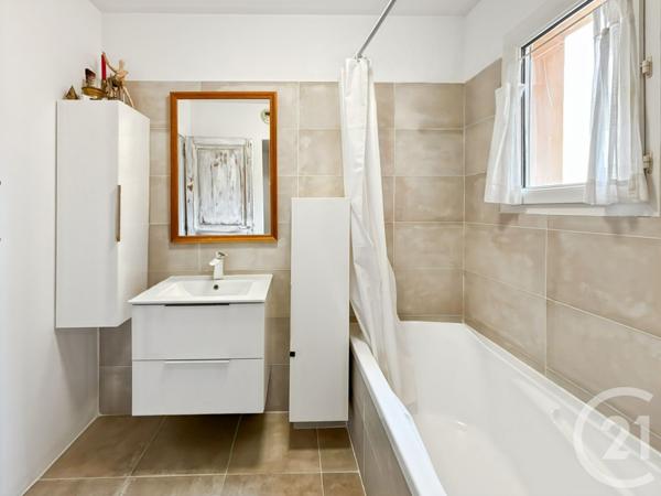 Appartement T4 à vendre  4 pièces - 79,60 m2 L ILE ROUSSE - 202