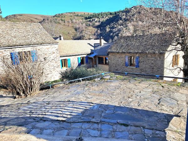 Mas de charme en Lozère- Calme absolu - vue sur les montagnes