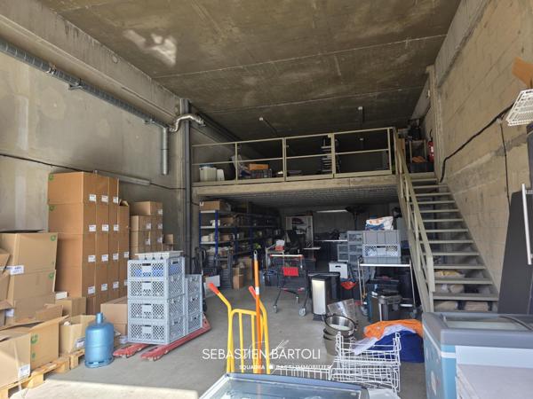 Murs commerciaux garage de 150m2
