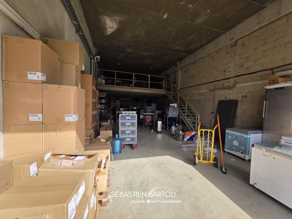 Murs commerciaux garage de 150m2